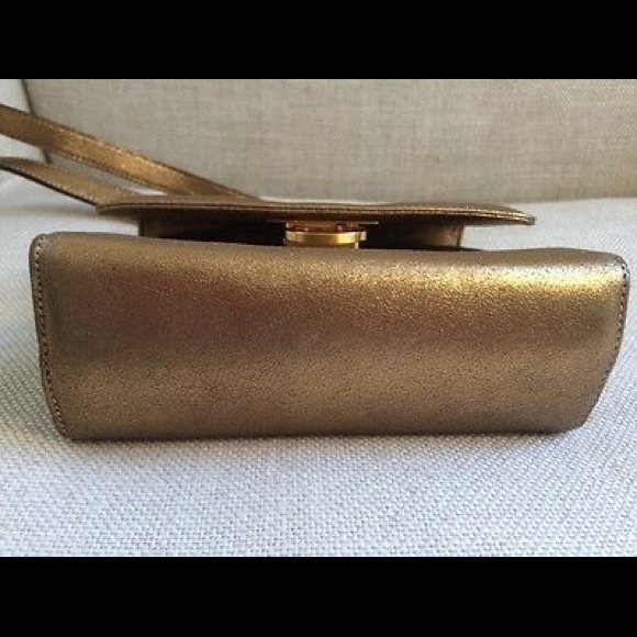 Ferragamo Gancini Shoulder Gold Leather Lock - Picture 4 of 8